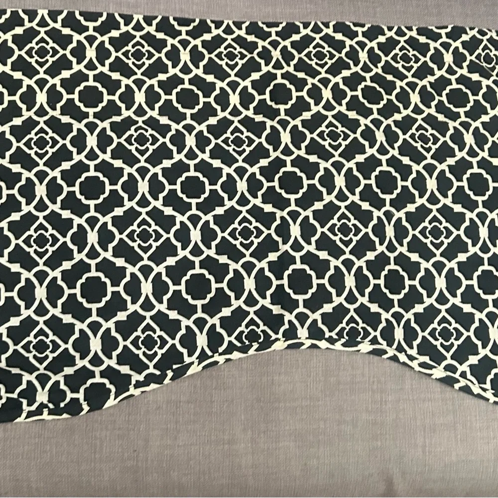 WAVERLY Black and White Cotton Patterned Window Valance #0615259B